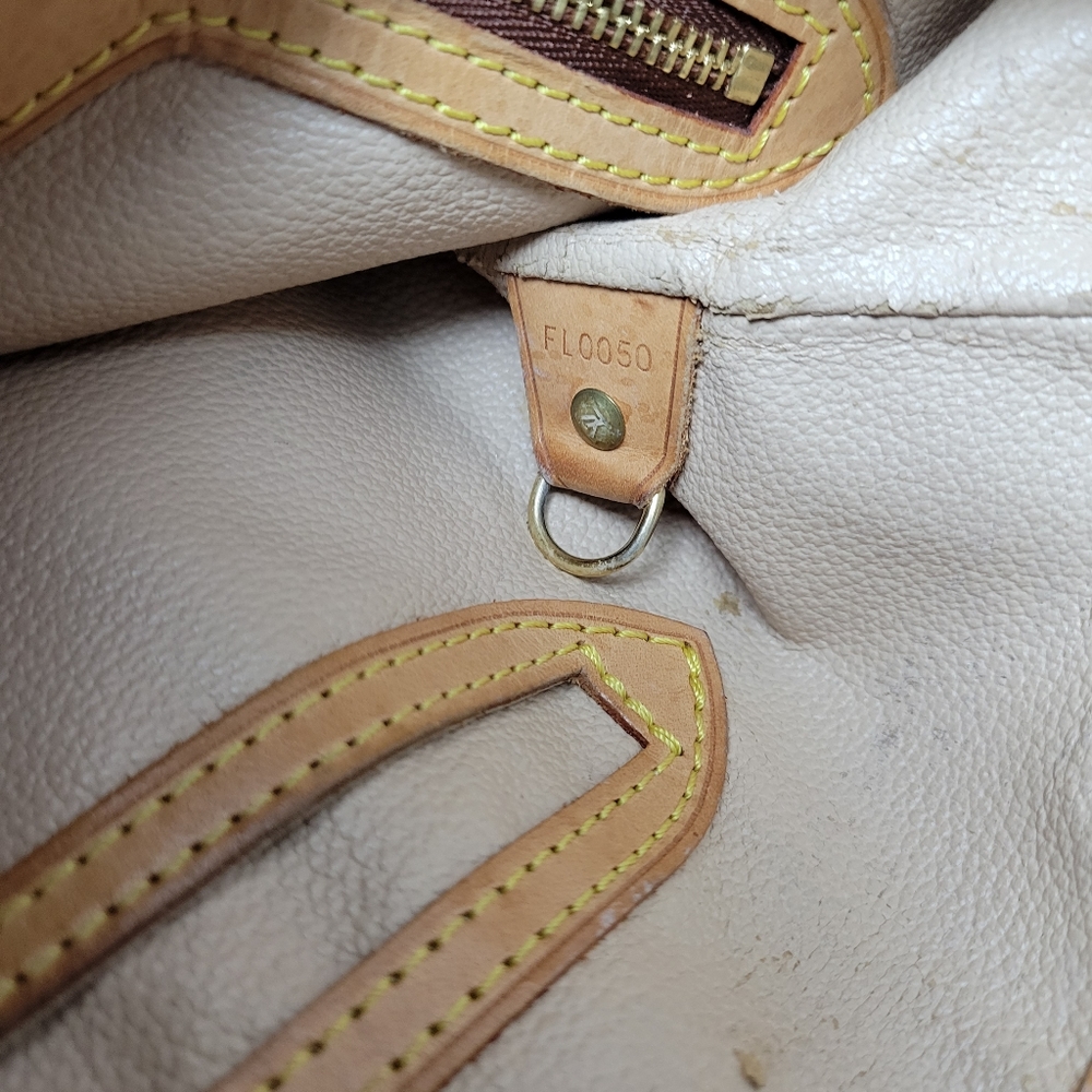 Authentic Louis Vuitton large monogram bucket bag - Picture 14 of 16